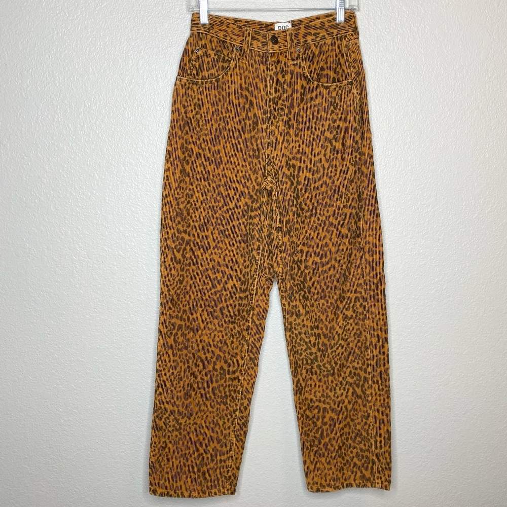 New! BDG Urban Outfitters Baggy Boyfriend High Rise Leopard Jean 27